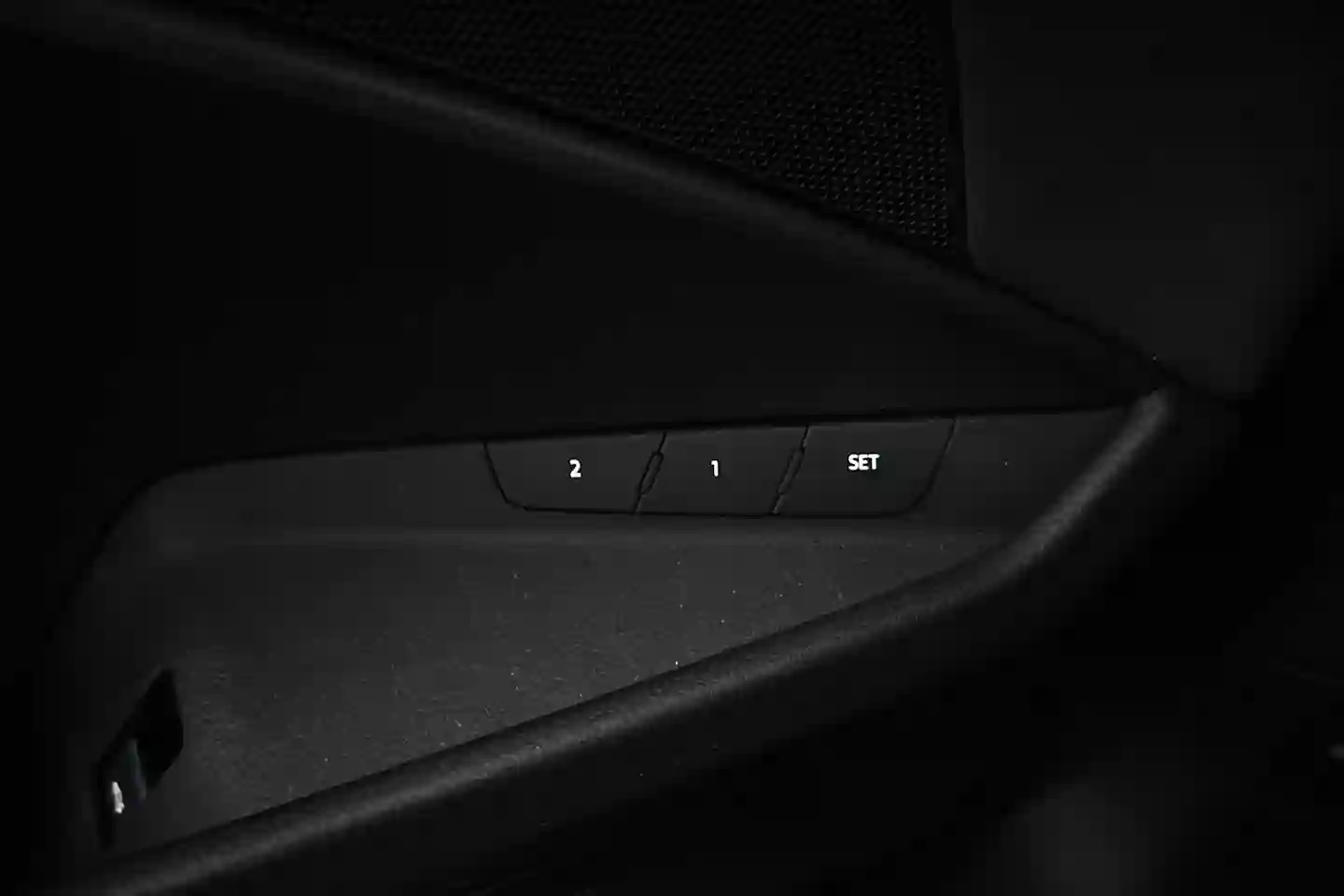 Car Image - G7NRYgIgJqqBdutQO3psc