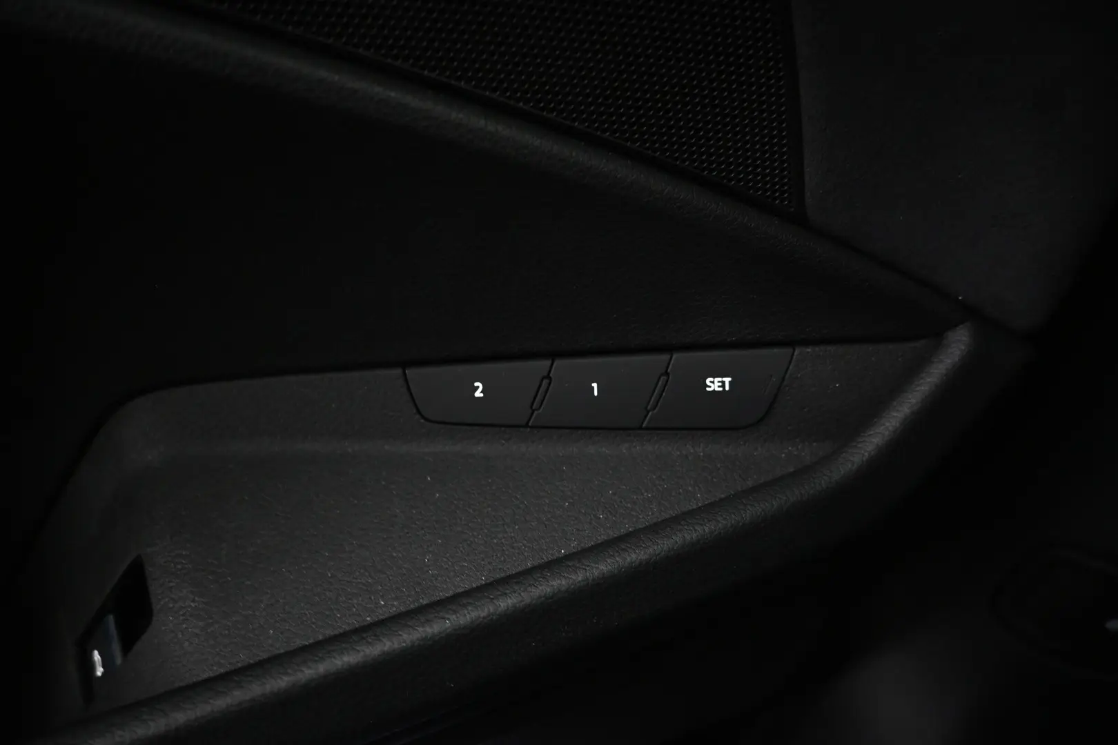 Car Image - G7NRYgIgJqqBdutQO3psc