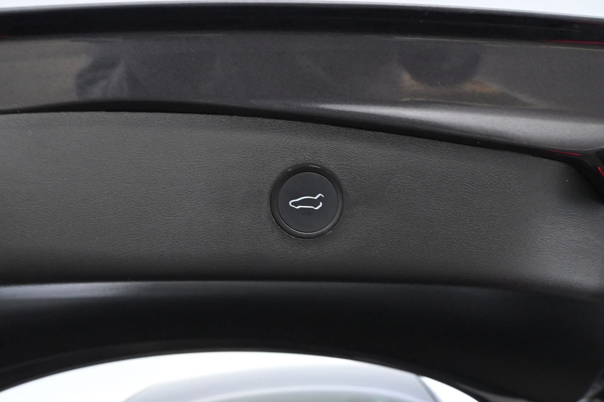 Car Image - iJLOWeU77UOw72nc9V6Bw