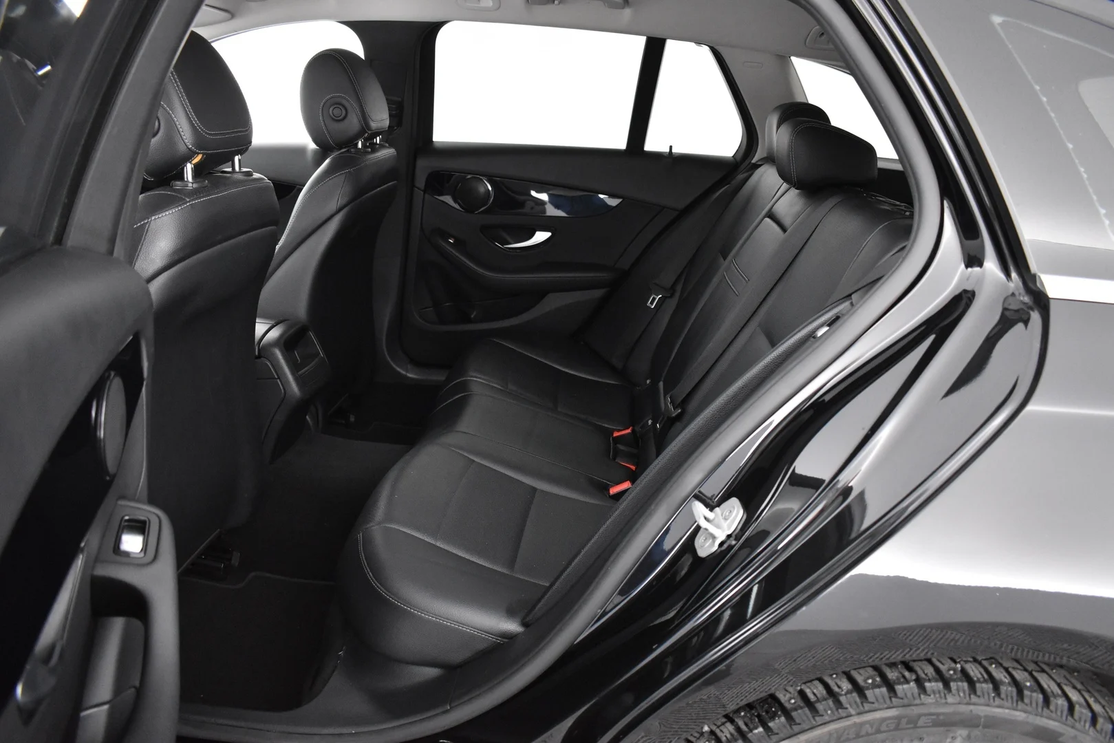 Car Image - ifeLo4KNeiWyfaKPE7Fpo