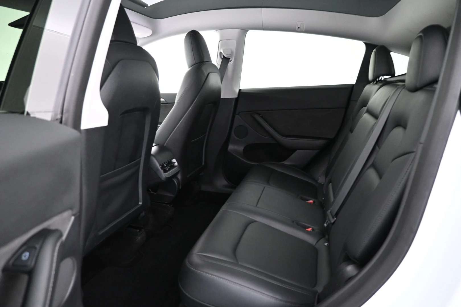 Car Image - 1L9LTzufGVtiS41ztpnYc1