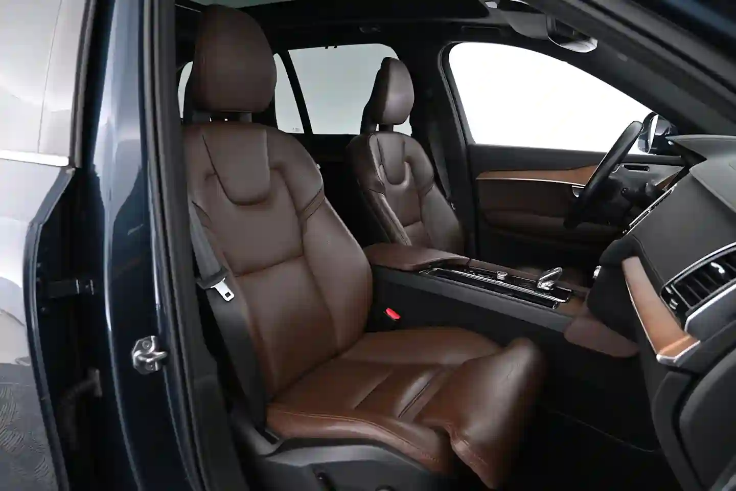 Car Image - 2hEOorAZSRaNiv26bcobif