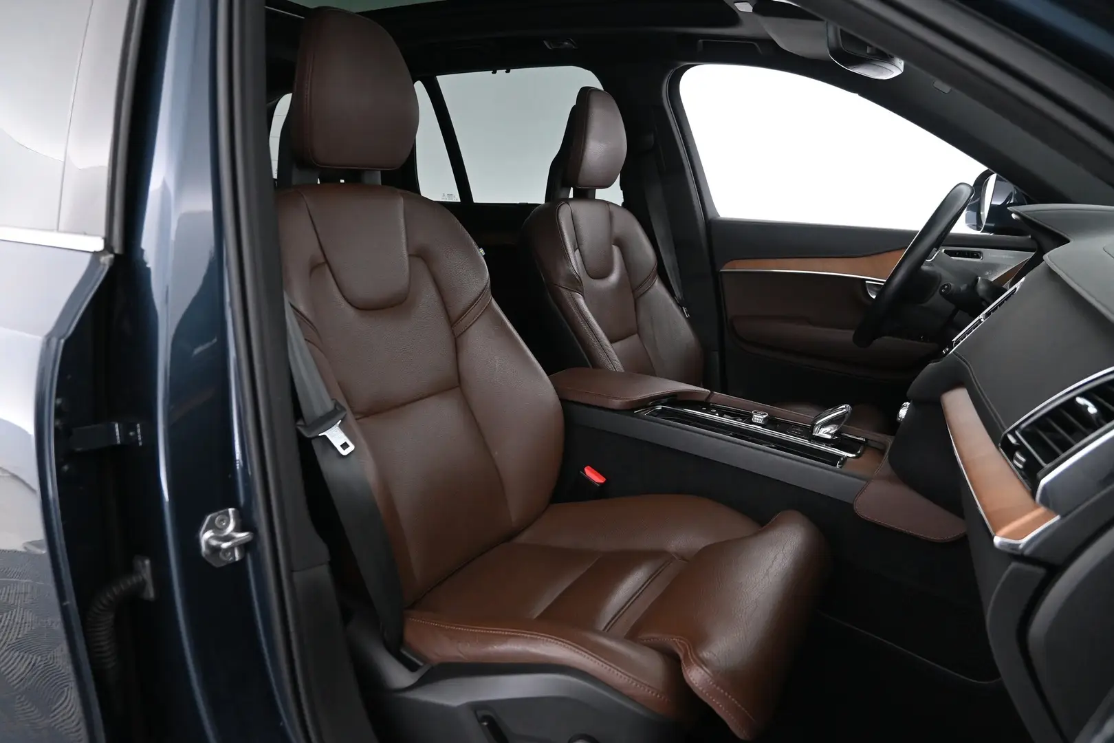 Car Image - 2hEOorAZSRaNiv26bcobif