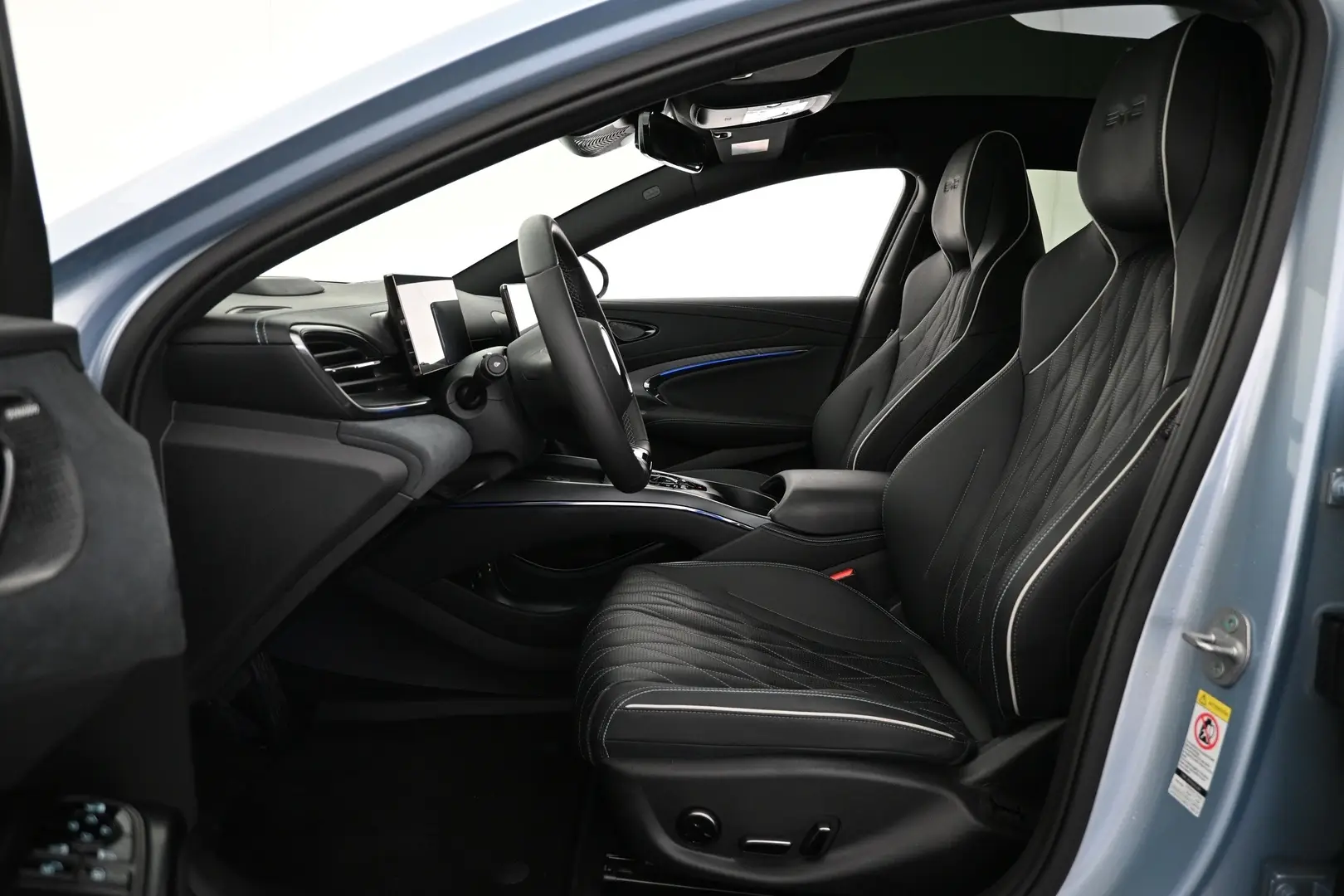 Car Image - 1a6J1w83zz1JGA3hfvKol5