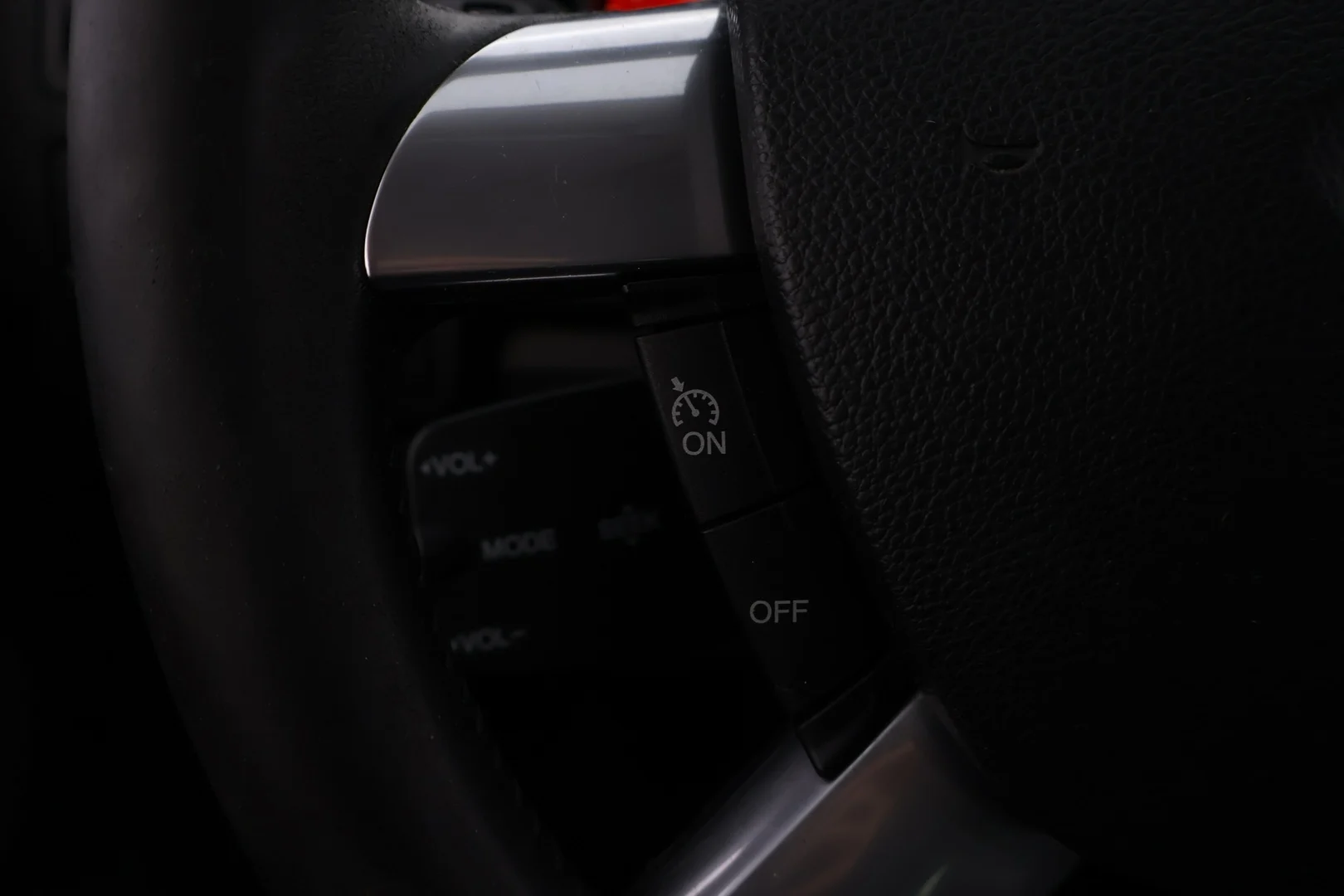 Car Image - 4MROOvRXdu1b3MCxe2aGeo