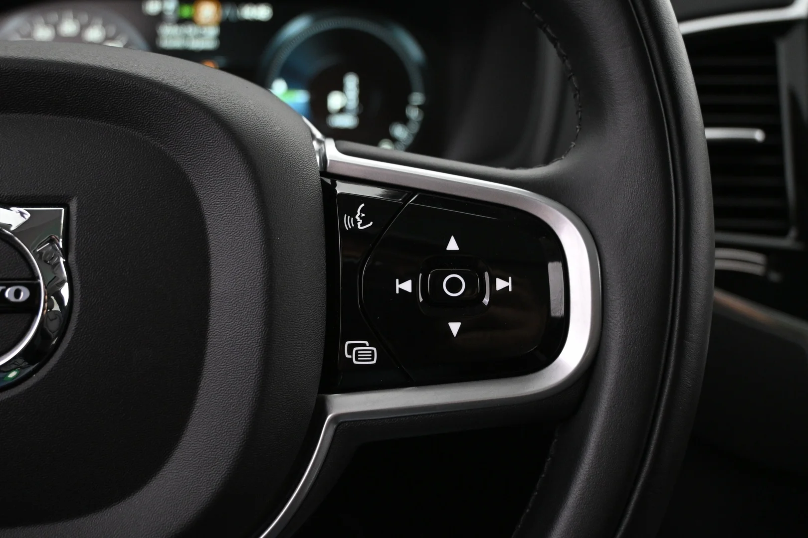 Car Image - 4iVq9HSwysAdIOQovkIKNw