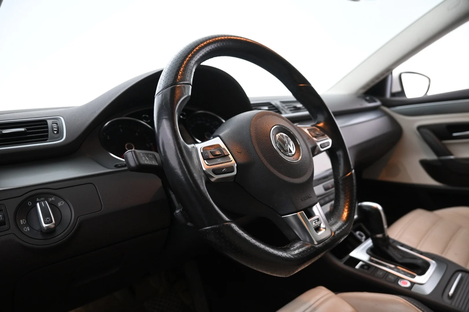 Car Image - 1ilhH0HmAU6Qu5ZyRnpV0j