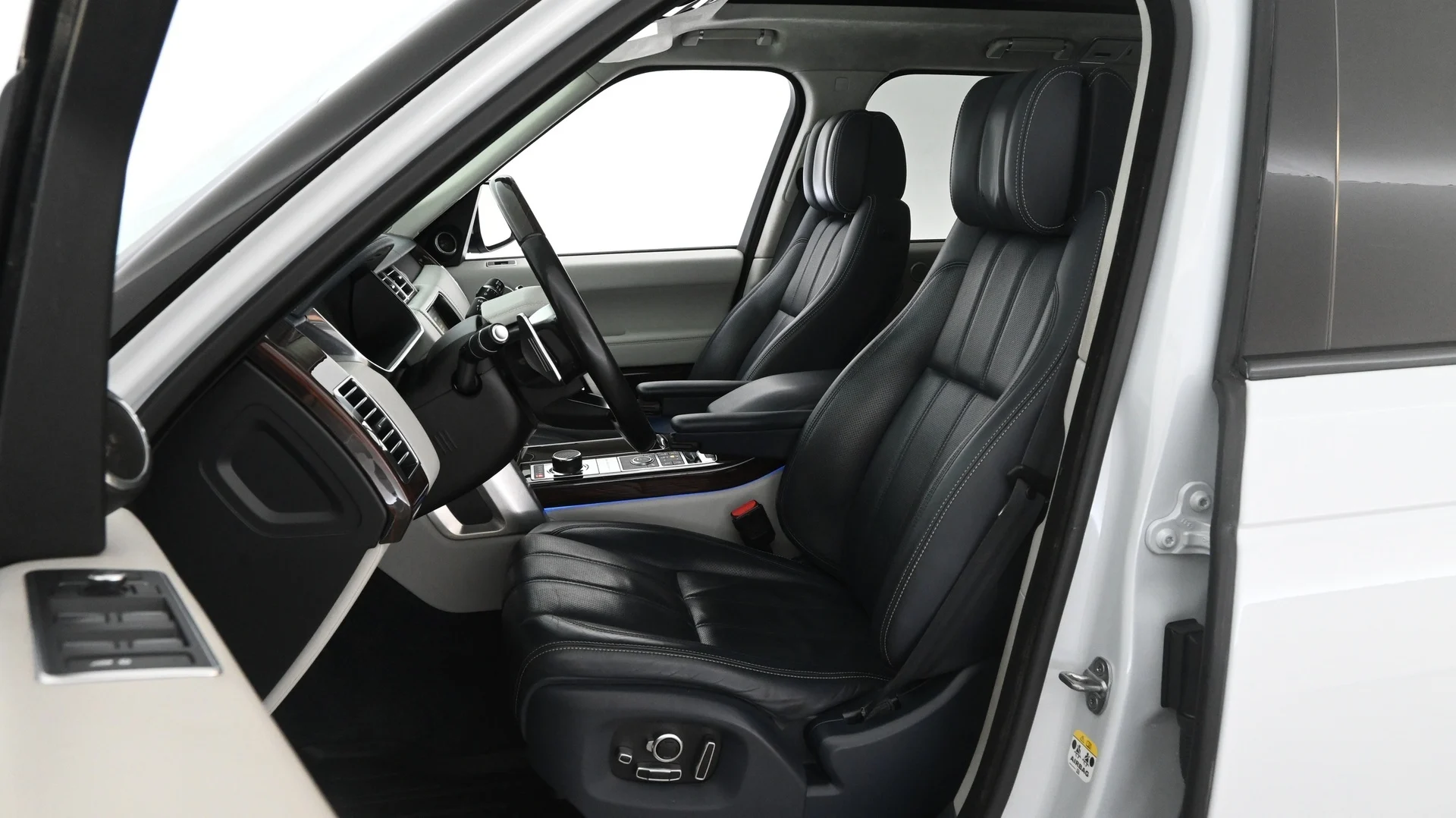 Car Image - 1WG56KSwSB8yQc2U02Q44h