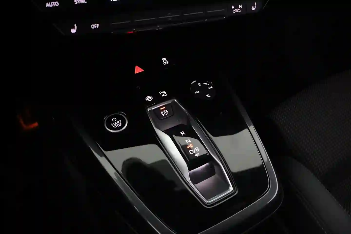 Car Image - 6cuuNZ3IuuTVaohAt8hWCa