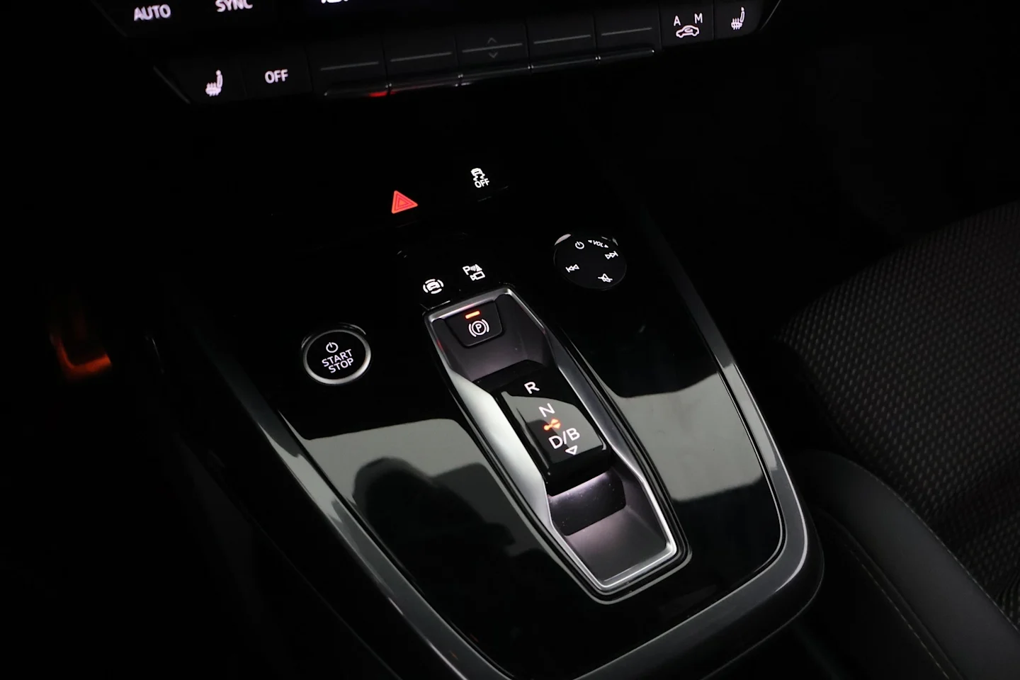 Car Image - 6cuuNZ3IuuTVaohAt8hWCa