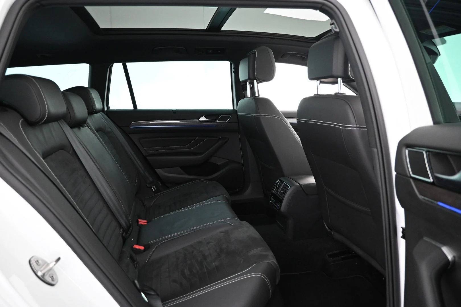 Car Image - 7Dlrm9B6xt6XNtJbBTeuEt