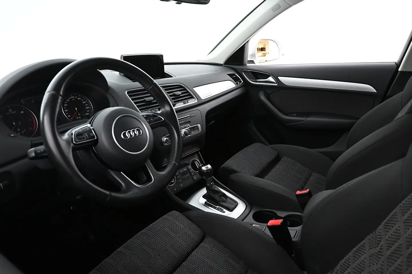 Car Image - 742MCYjj5w4aFsiSyAbi0t