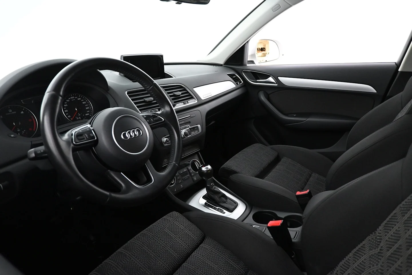 Car Image - 742MCYjj5w4aFsiSyAbi0t