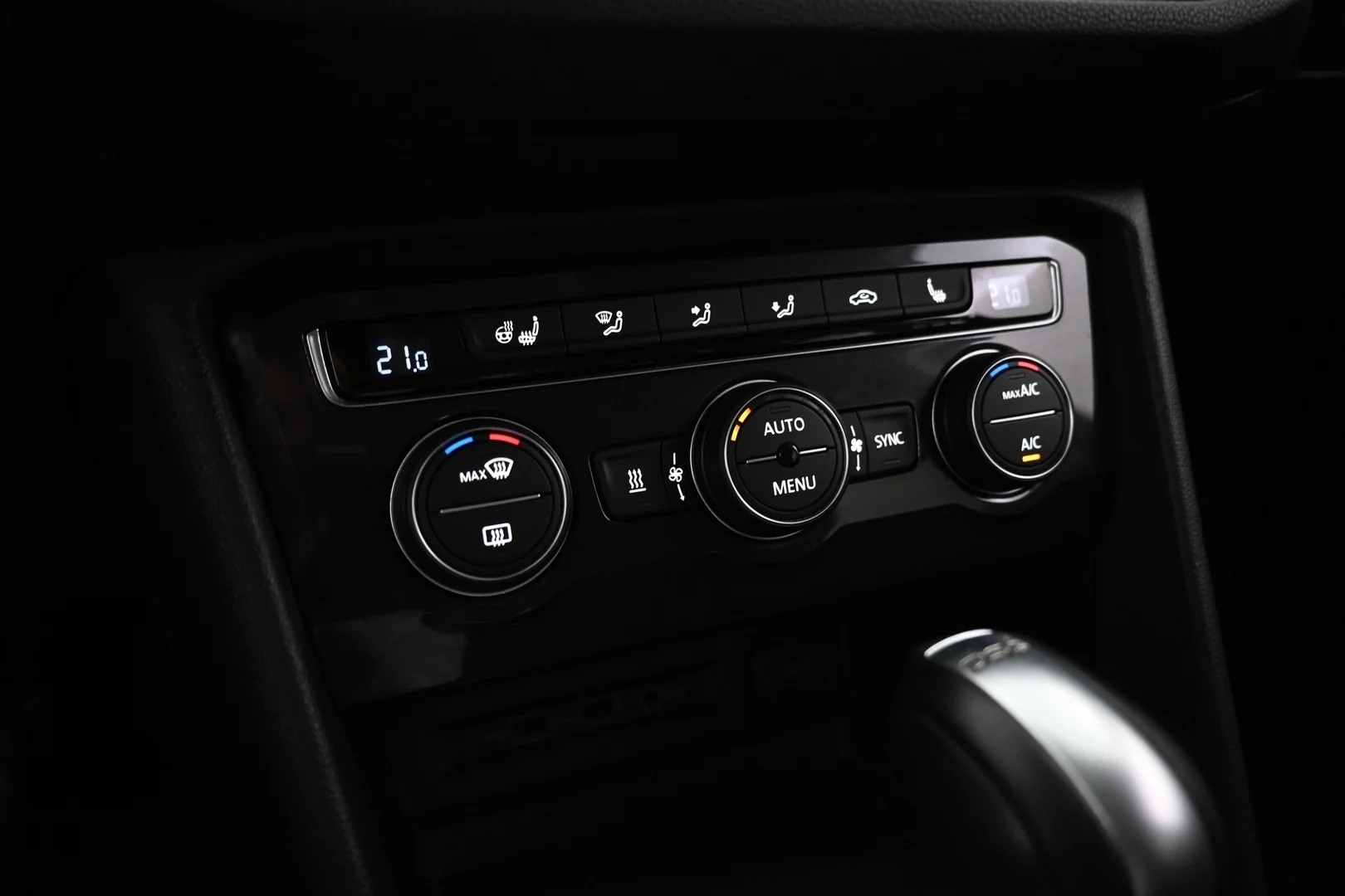 Car Image - wnRnwmLRUi474UGRr151J
