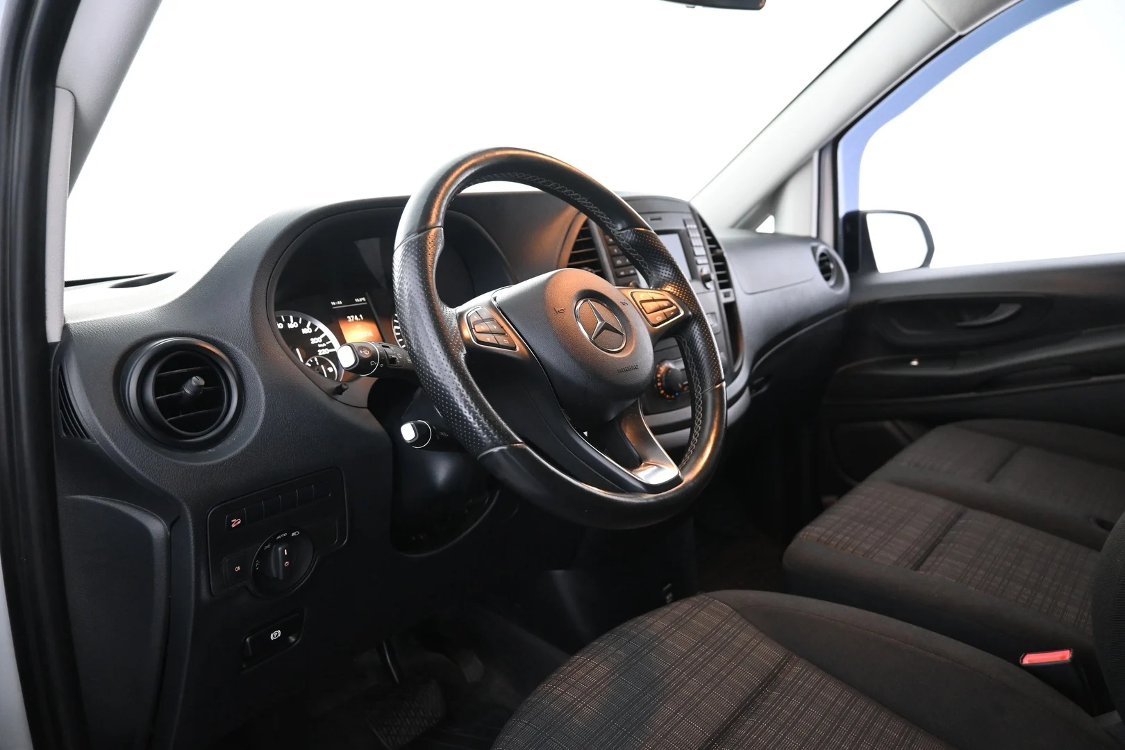 Car Image - 3NnApvnVvf4cHoXu8MrSoO