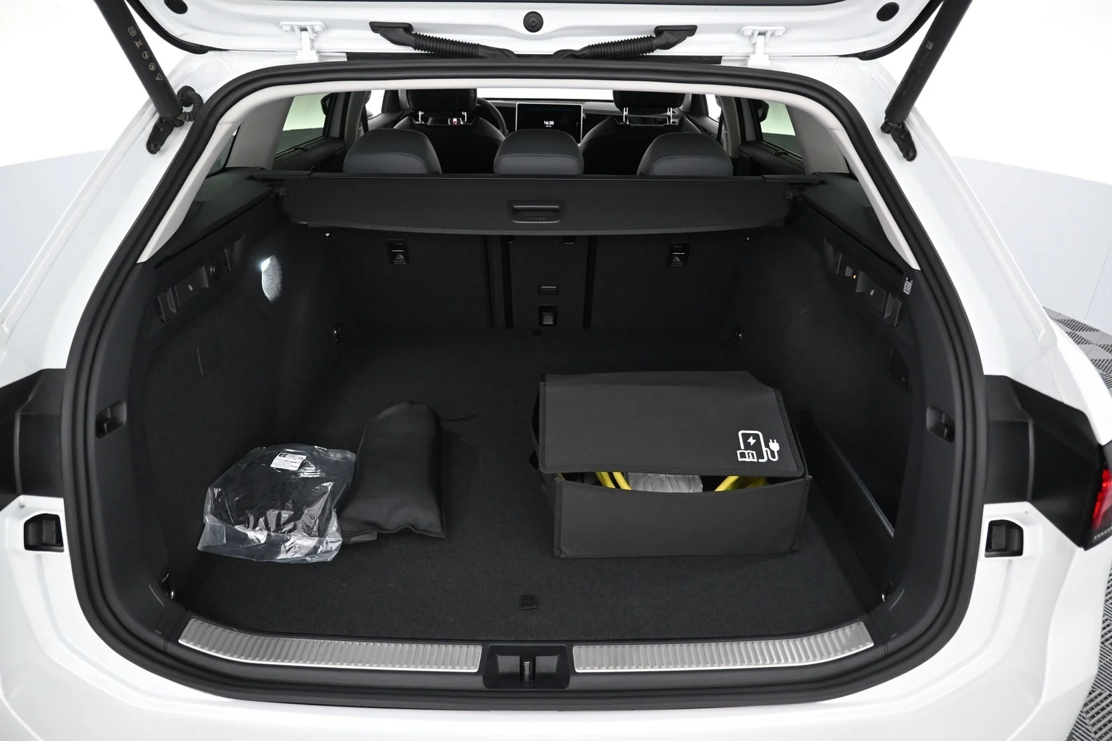 Car Image - 3slfATf0rNdZgaj7HNn875