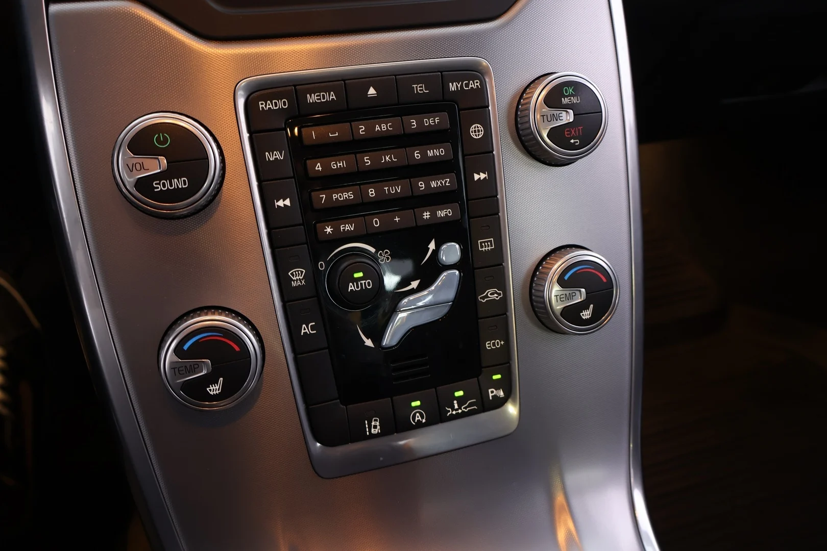 Car Image - 7yW5RNmZXe7bPM9hLv69xx