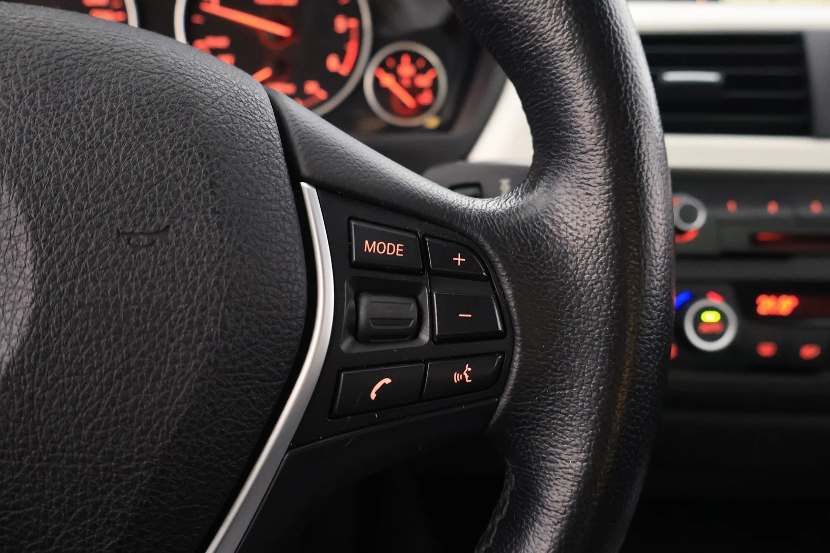 Car Image - NYRoRIYRMfd6MBz5siy5y