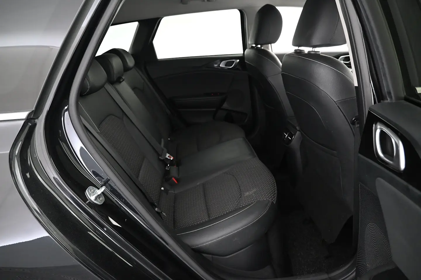Car Image - 3mGzRurbNmz8XrApBdsYJ8