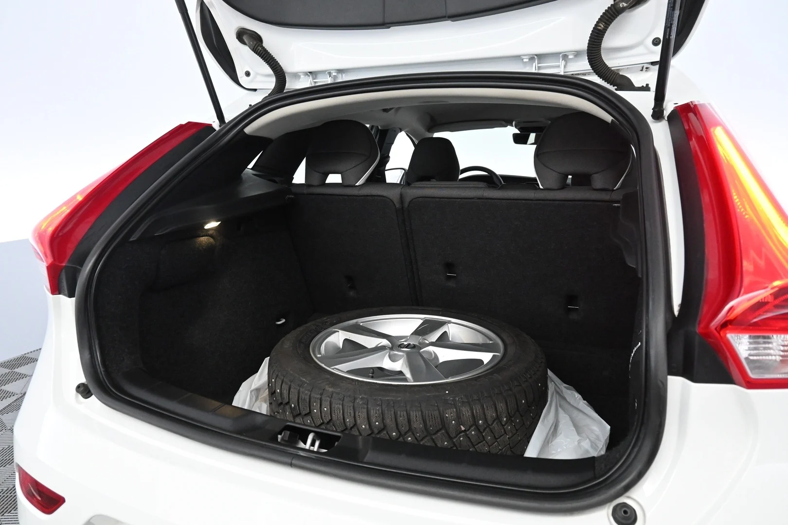 Car Image - 7vkL1qsrovnOFIb400qF0B