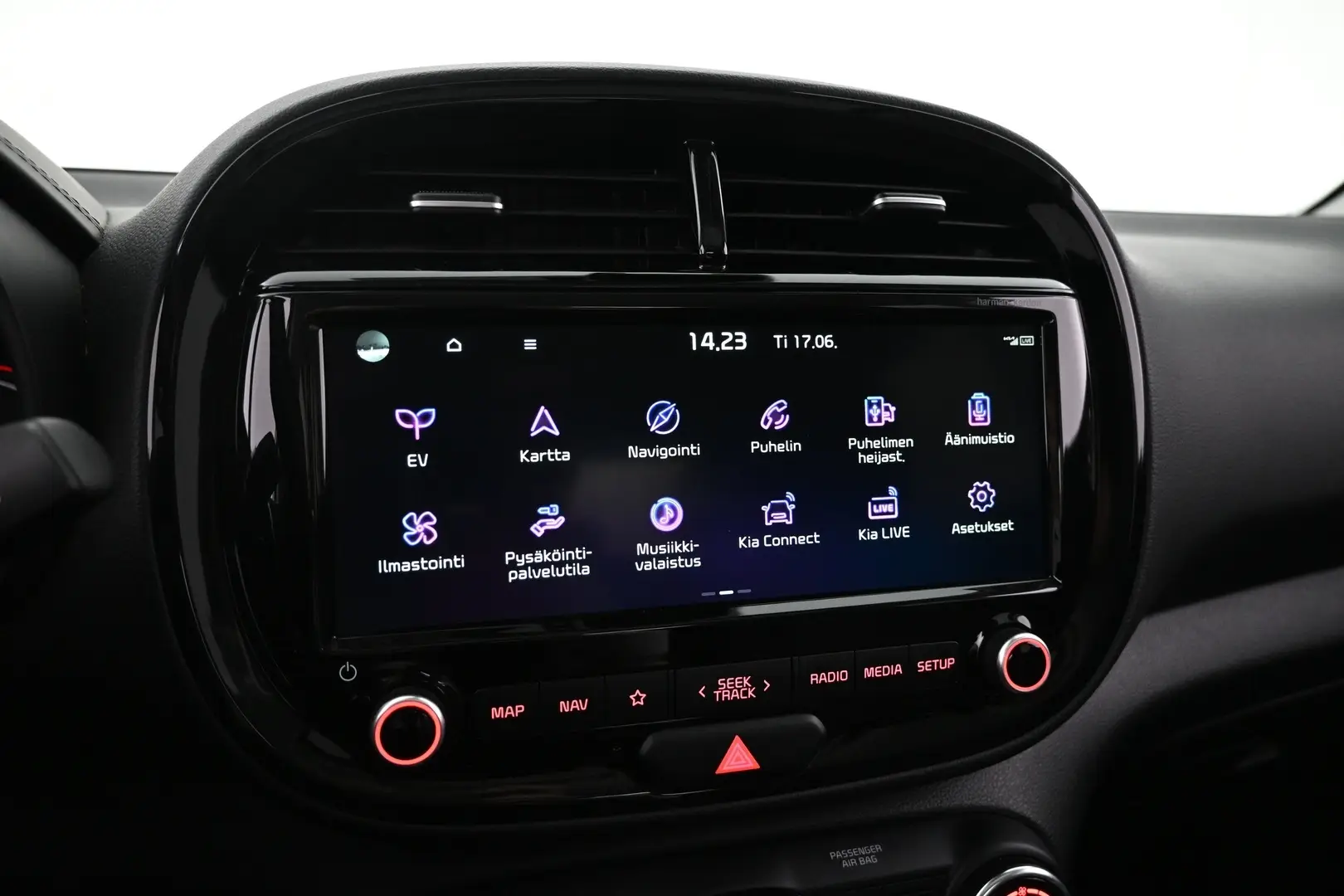 Car Image - 3BnMGAGScN5WFk4l8gI5ON