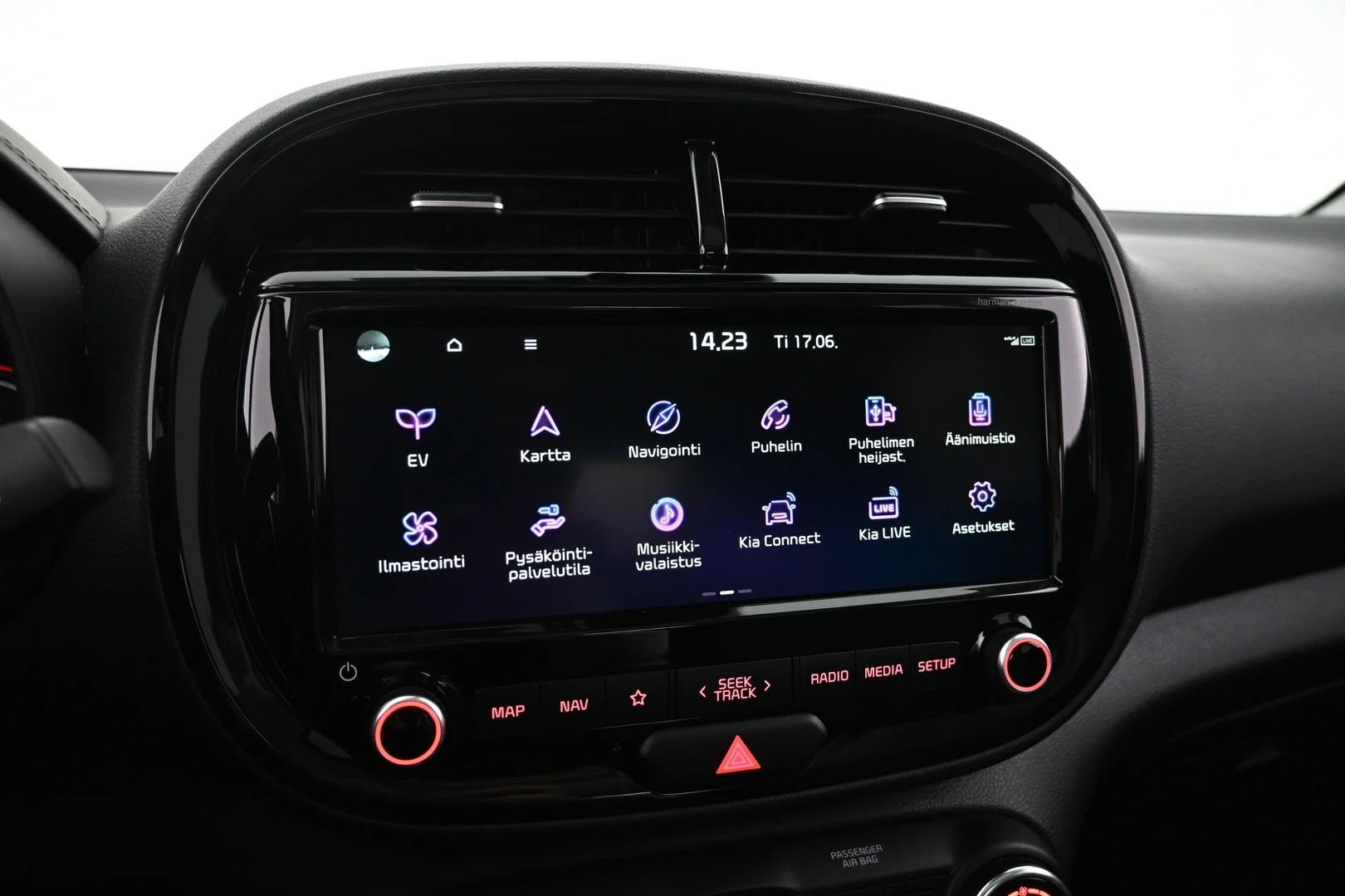 Car Image - 3BnMGAGScN5WFk4l8gI5ON