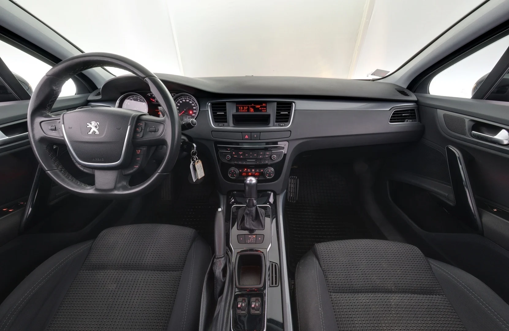 Car Image - 1PlBwZWswNSi4Eggo3Vwg3