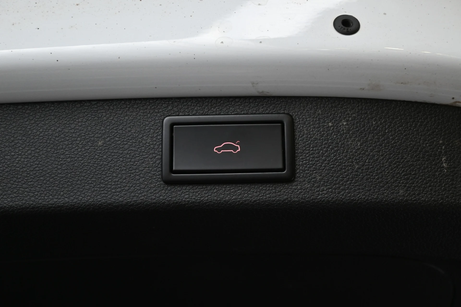 Car Image - 4kWf4DLbzT6Cdh8F7LGxhS