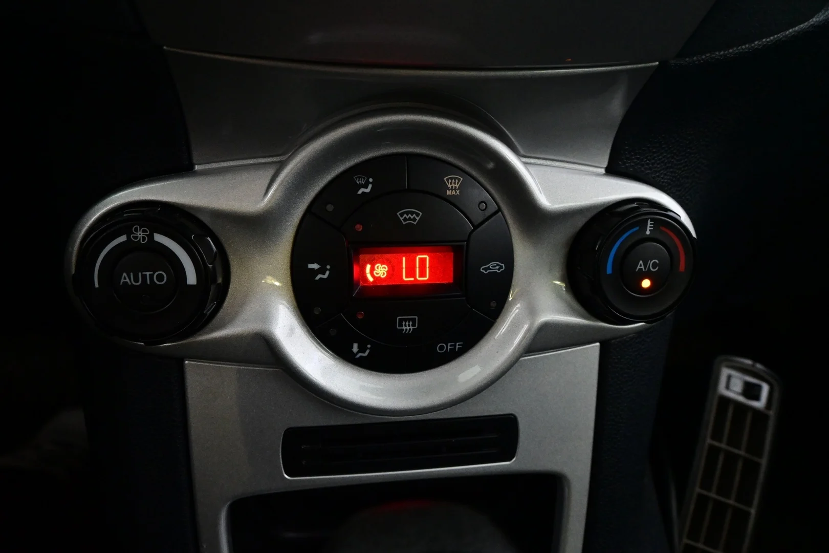 Car Image - 79Ezo0RwwGk69SOwyM8vBW