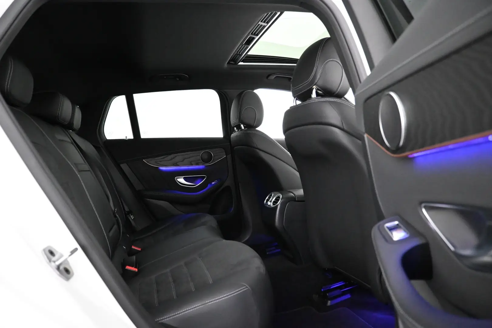 Car Image - 6KAvBR1XlNgi2BhxEoPodj