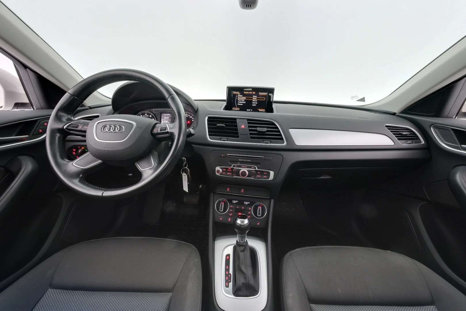 Car Image - 15riOHR12lh9Cz8xcHMTDy
