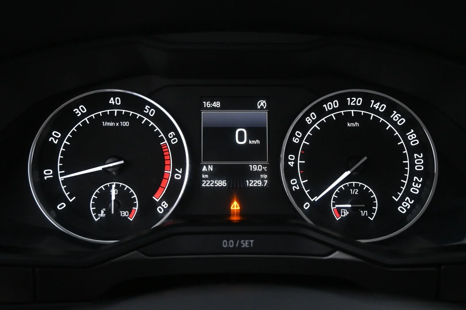 Car Image - gL70p8O1LgRdxLnnQ3AeD
