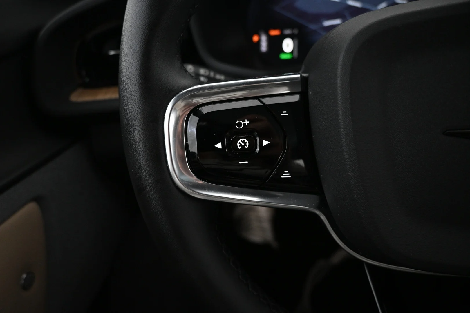Car Image - 2vcwRA3WHmbOmgCN8Ns36M