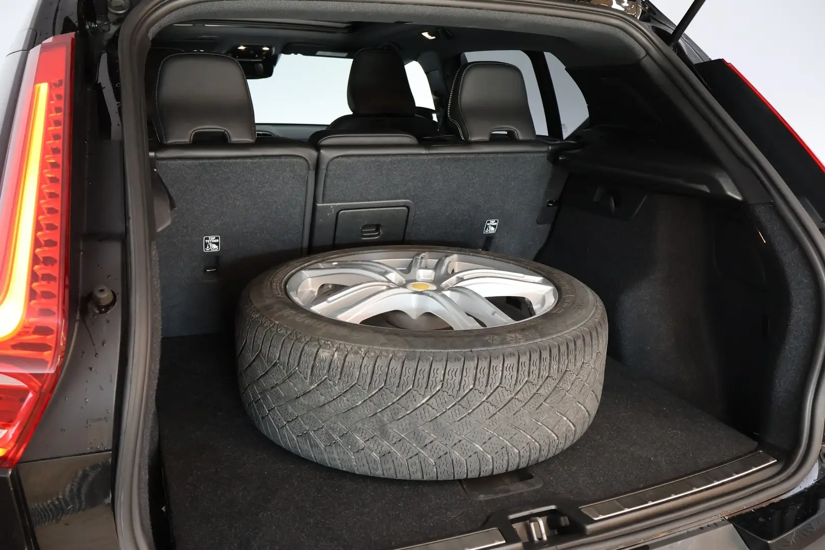 Car Image - CnpKPZpj6g7k8B8LIJrIh