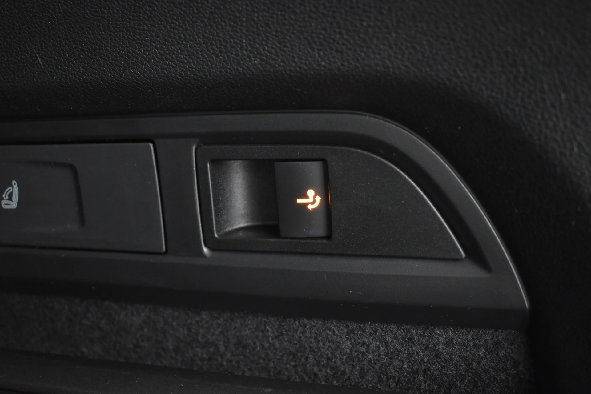 Car Image - 1LNWExdKiV3LTYqpGiTpAT