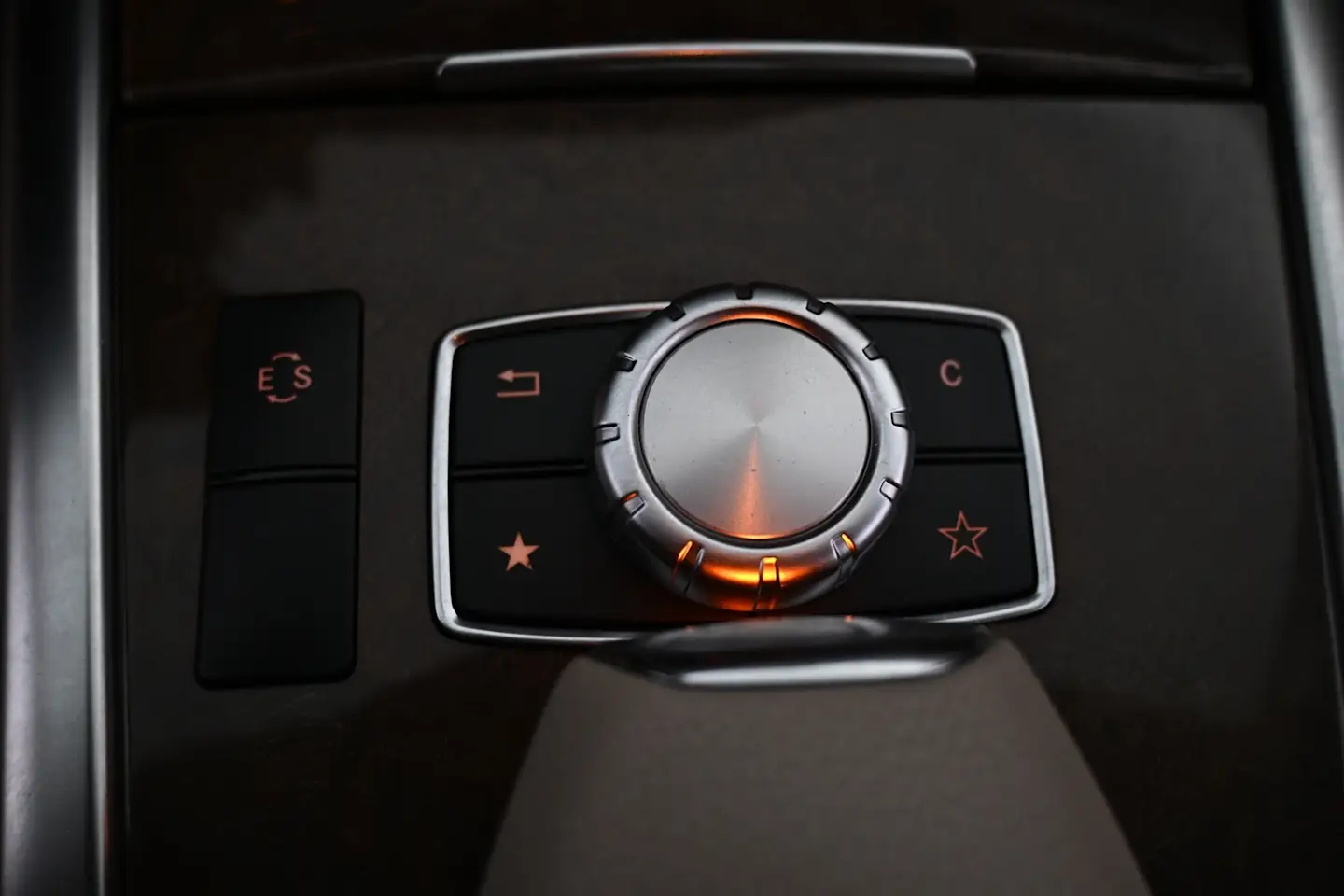 Car Image - 6cfw8EiMiB0PgHtXZiaPQM