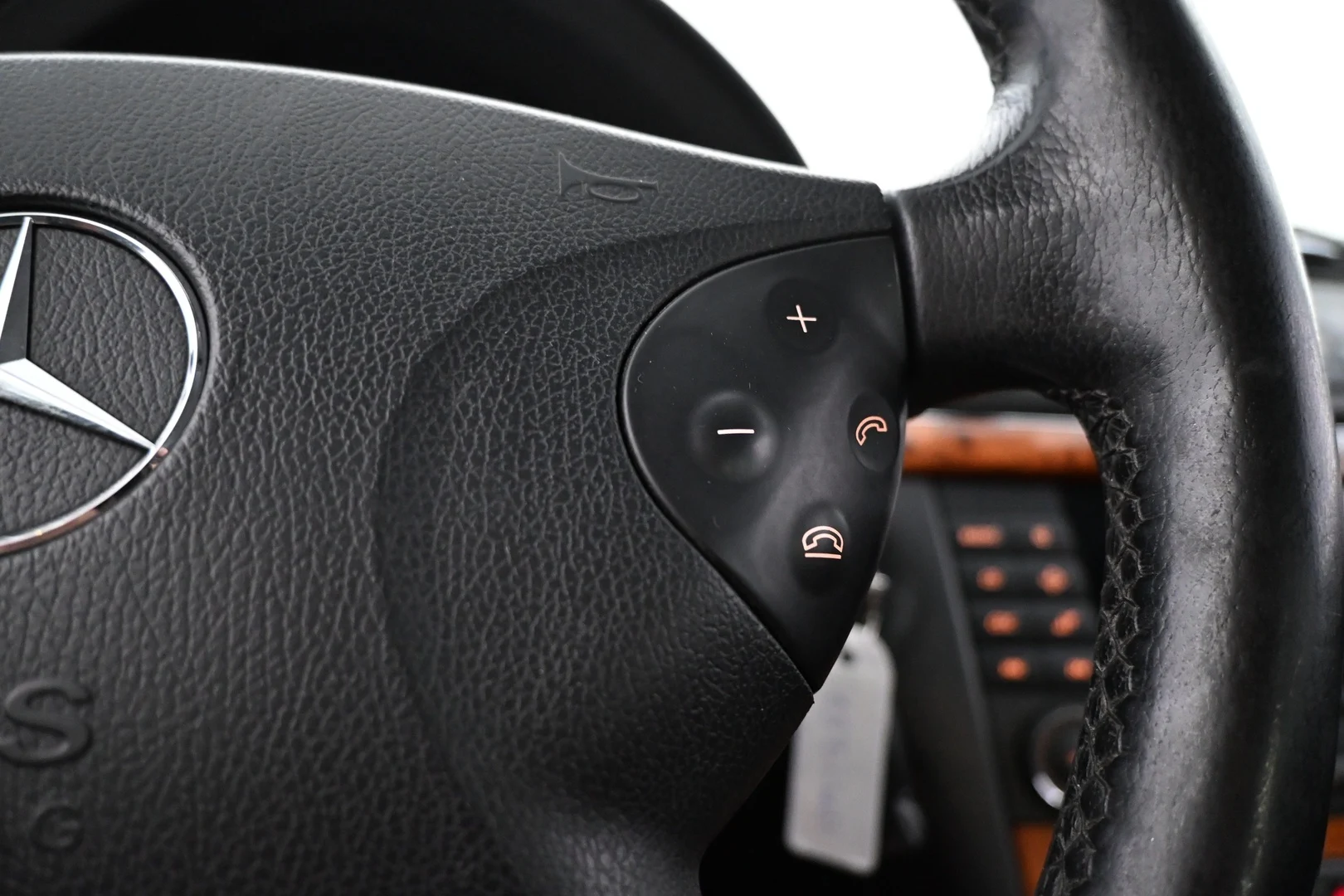 Car Image - 5U7tOCWRrKX6S0ezWs92MT