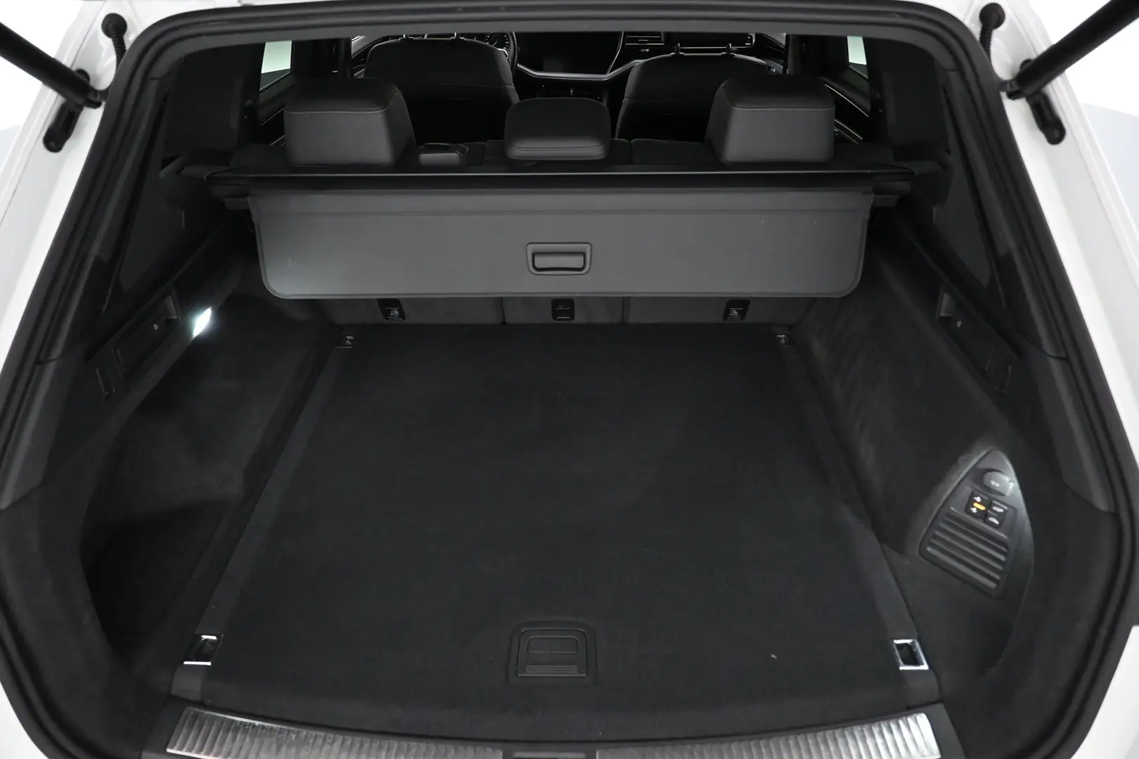 Car Image - 5fQCiFKV1f650lNUr7IQkg