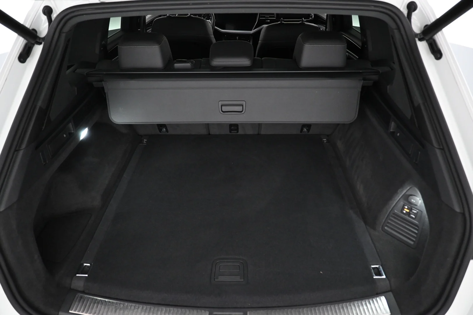 Car Image - 5fQCiFKV1f650lNUr7IQkg