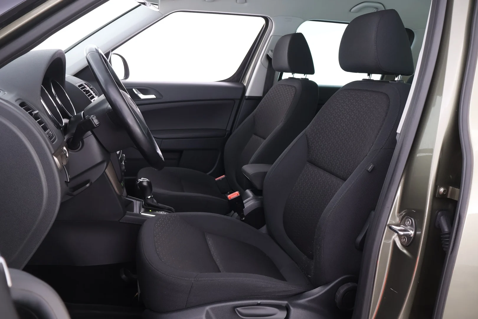 Car Image - 4vYfjYWqjvfS7BXZvbHMR