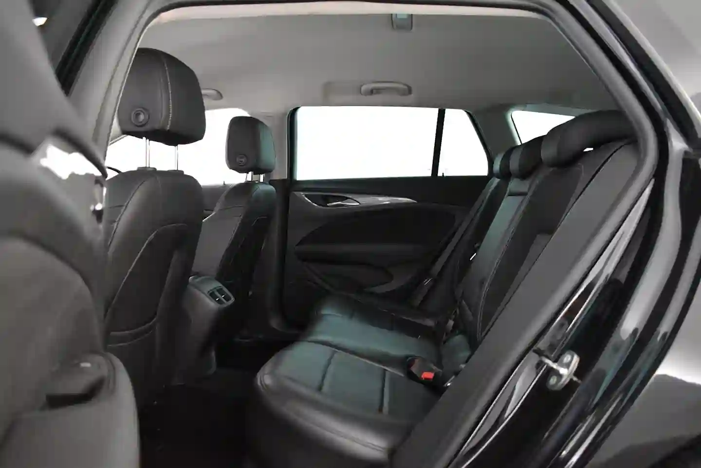 Car Image - 5dM8KUYFjm80xpGb3SBq3X