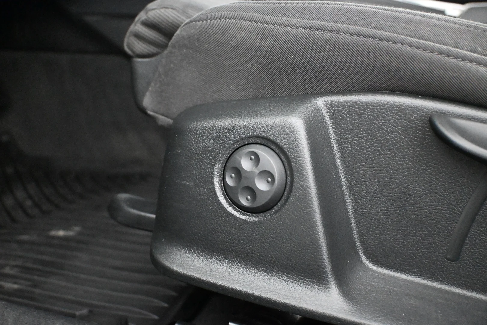 Car Image - 1EhQmXVgeuLqHinqUSffE4