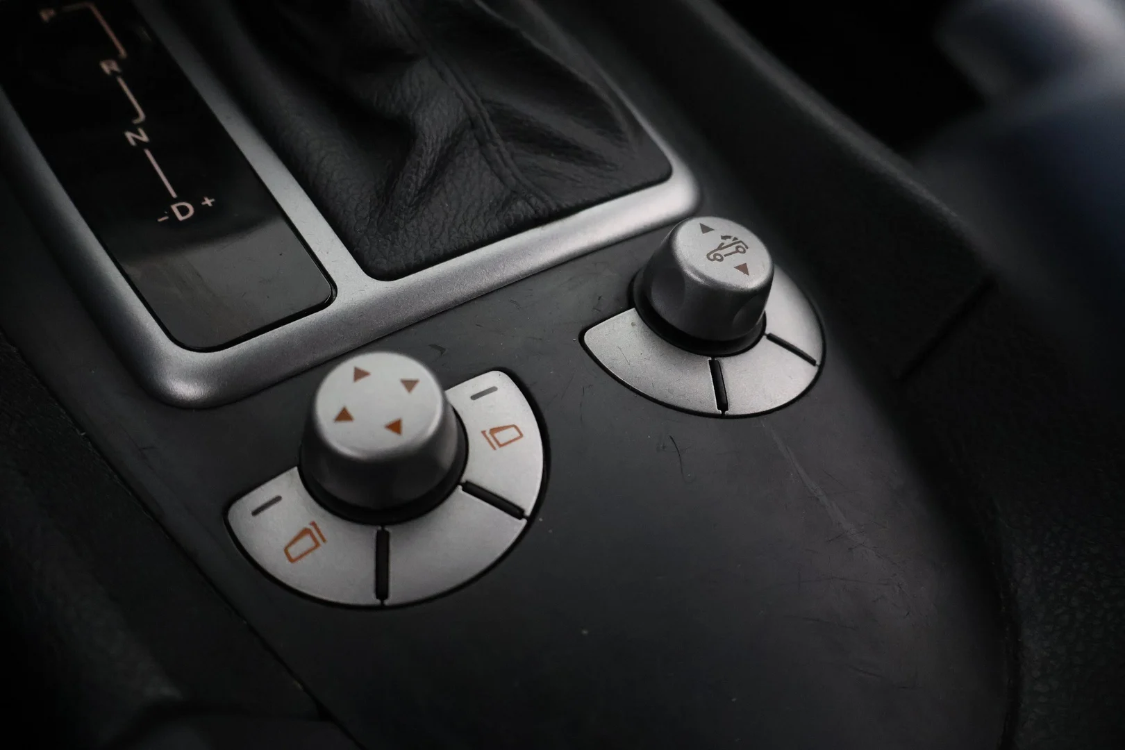 Car Image - 5CYg7B1afyyczUASzCwrWe