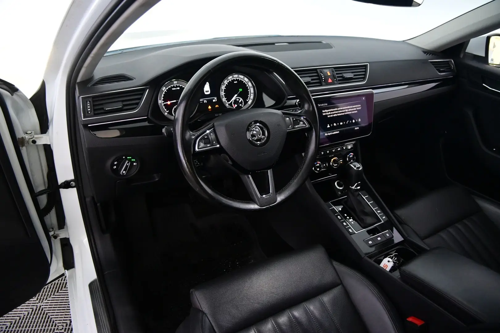 Car Image - 1yauwHcEL4d74INgr7BeWk