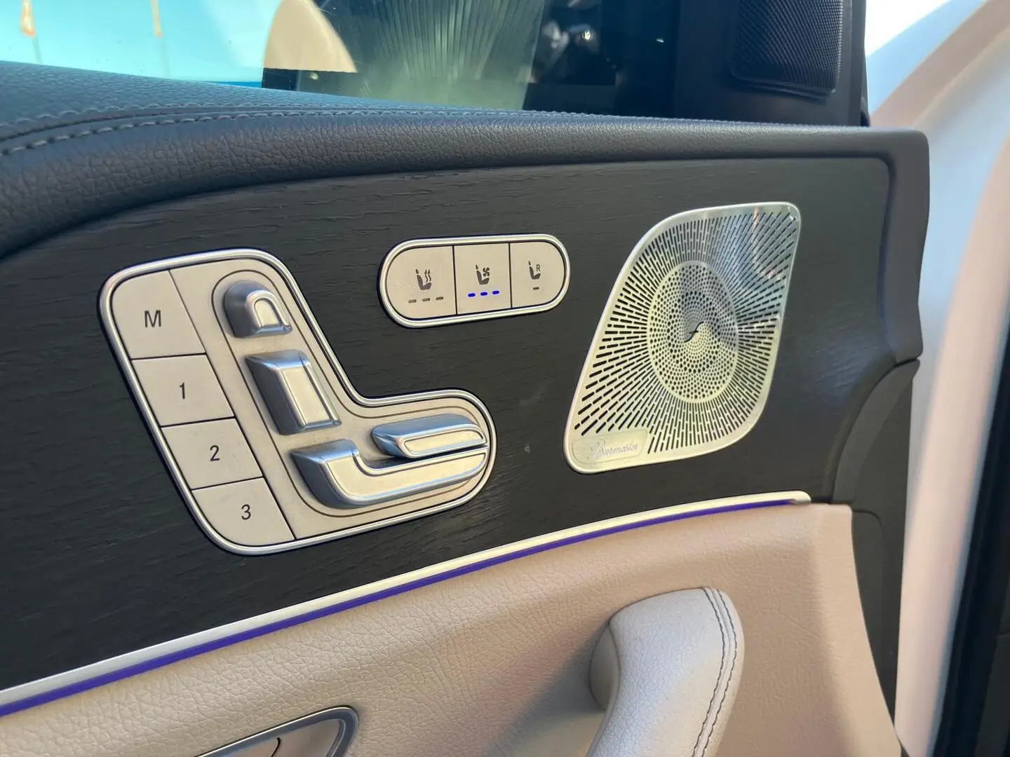 Car Image - 2Ii9moRLNbPzv5dqIkkX6B