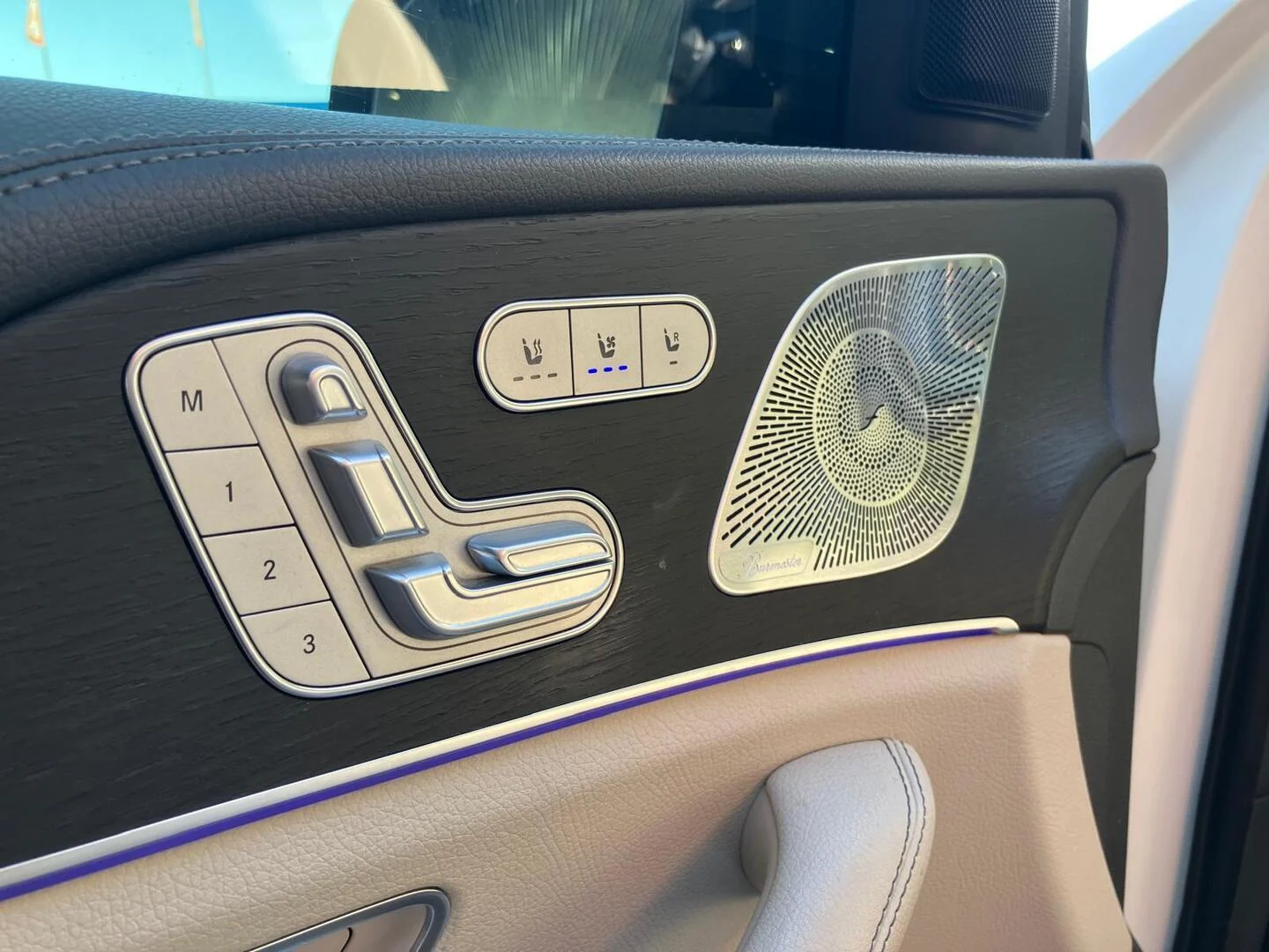 Car Image - 2Ii9moRLNbPzv5dqIkkX6B