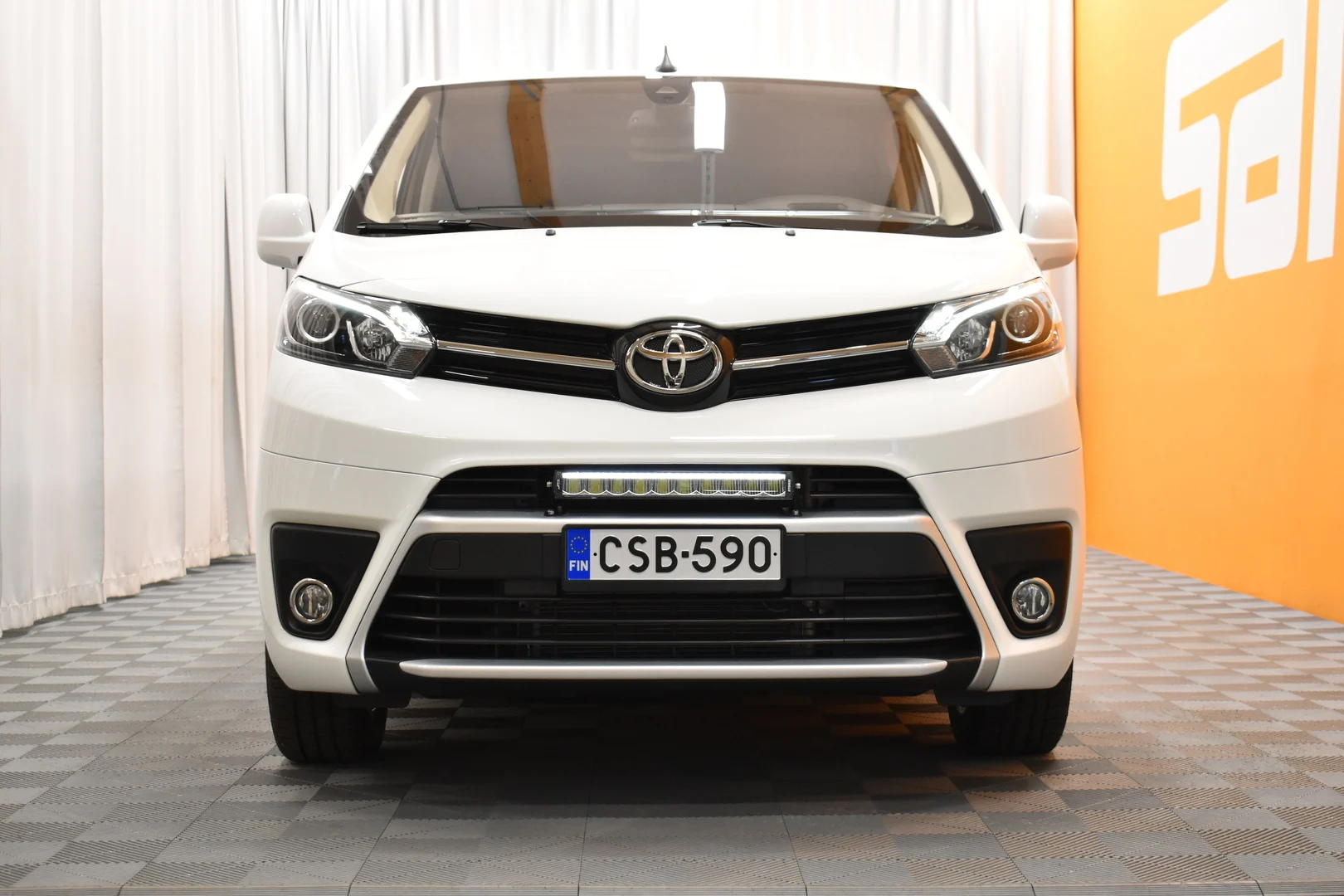 Car Image - 6HnNqyu5J5Dz7bgOiF0ZzJ