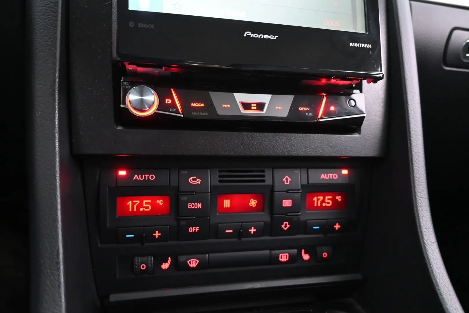 Car Image - 6HSmpHbKU7e9EdlFPpPXf9