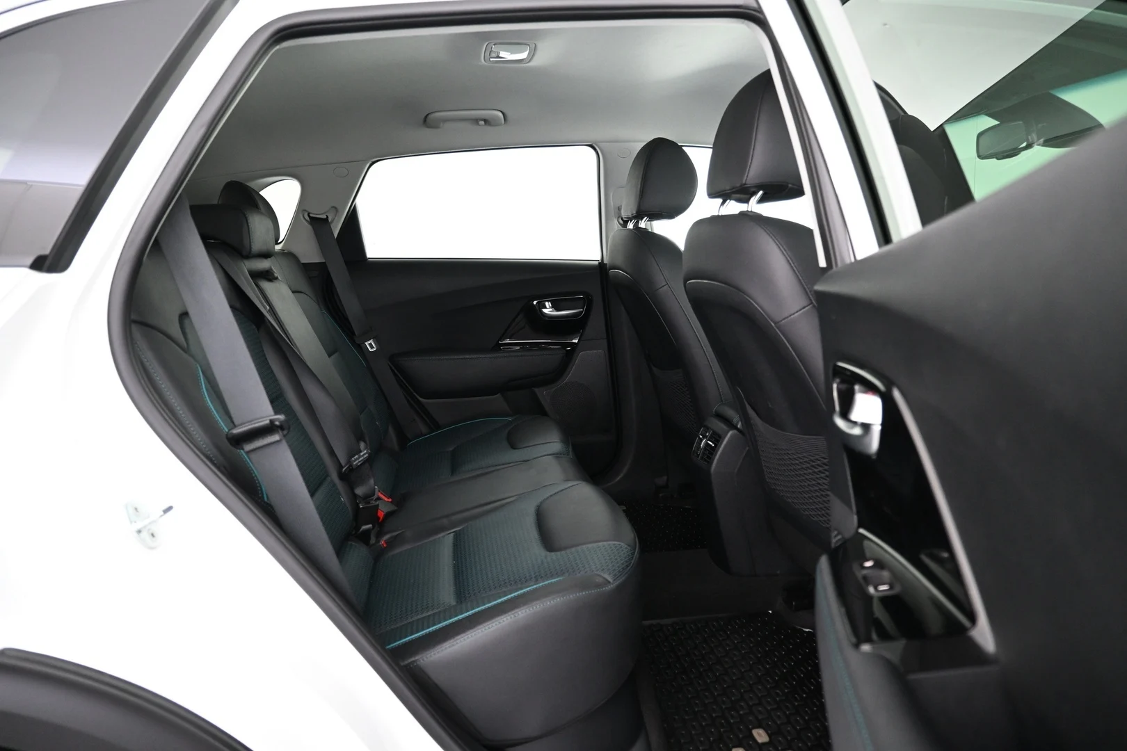 Car Image - 2ZgxaMWiTb2r2sx26KIPHe