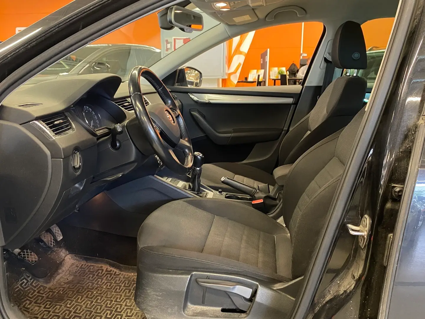 Car Image - 5TEgqWSk55QLbuigfGWYzx
